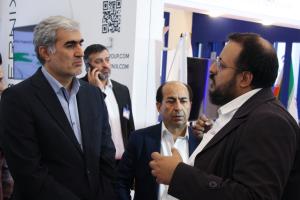 بازدید رییس صندوق نوآوری و شکوفایی از پاویون شرکت‌های دانش‌بنیان در نمایشگاه تراکنش ایران